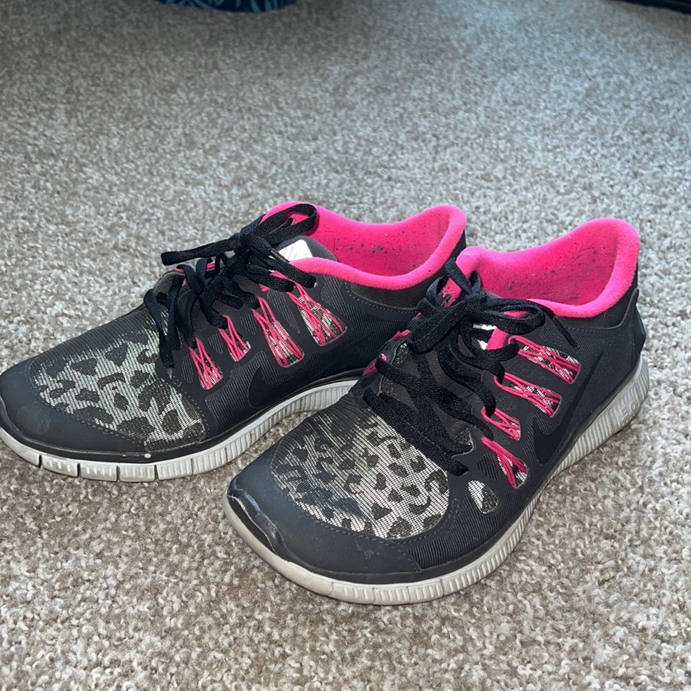 Nike Free 5.0 reflective leopard running shoes- size 9